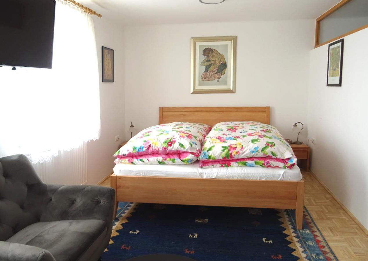 Homely Apartment In The Center With Garden View غموندين المظهر الخارجي الصورة