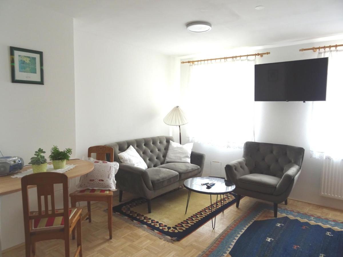Homely Apartment In The Center With Garden View غموندين المظهر الخارجي الصورة