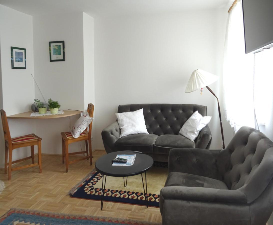 Homely Apartment In The Center With Garden View غموندين المظهر الخارجي الصورة
