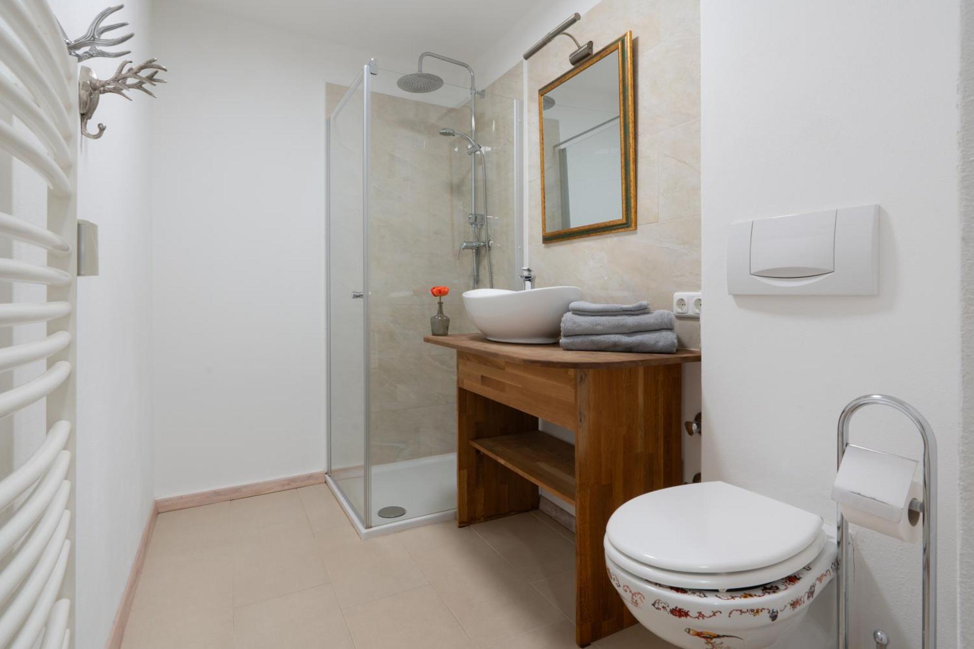 Homely Apartment In The Center With Garden View غموندين المظهر الخارجي الصورة